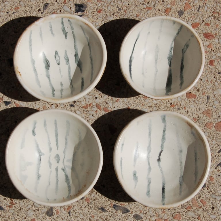Dip bowl with antique glaze decorations
