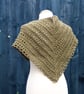 Pretty triangular lace shawl in green pure wool - design A516 - Image 4