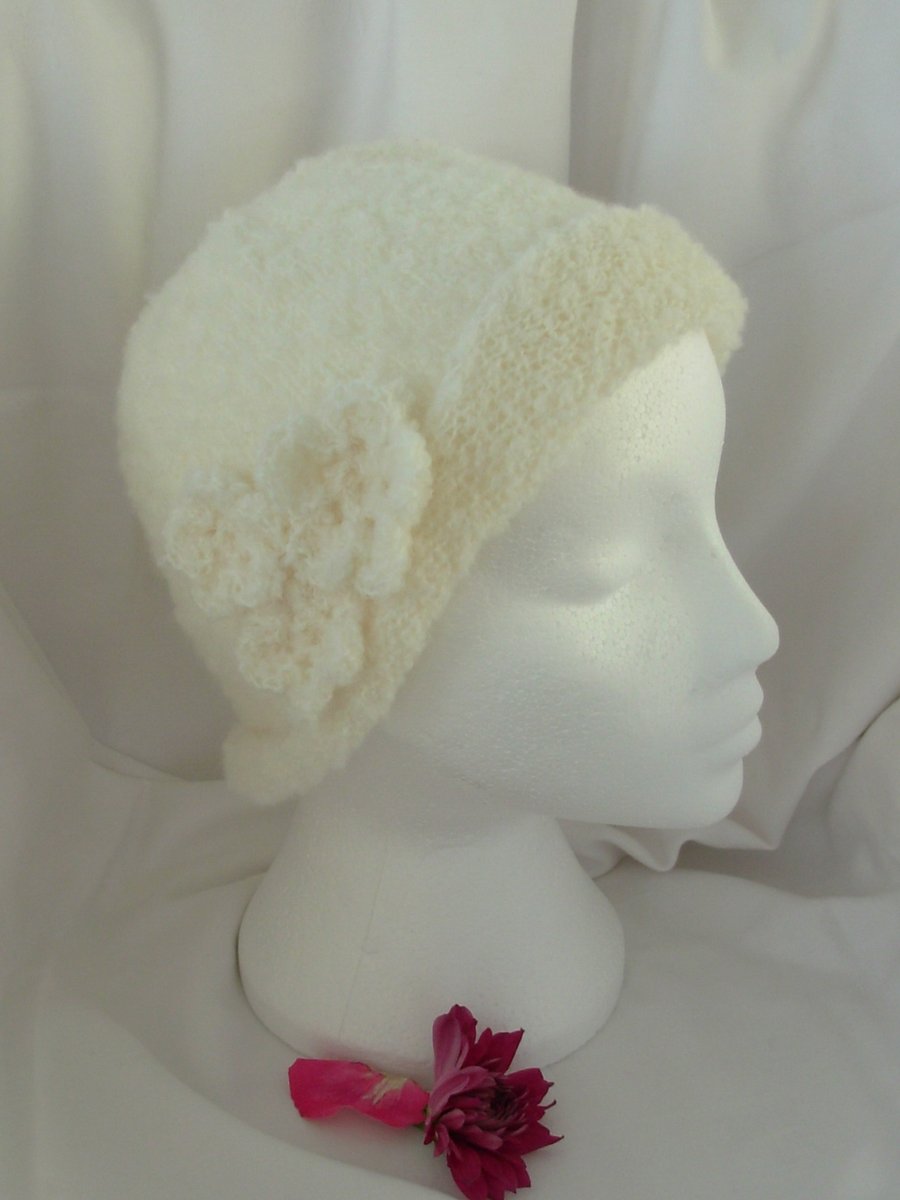 Knitted Beanie Hat   Cream Boucle