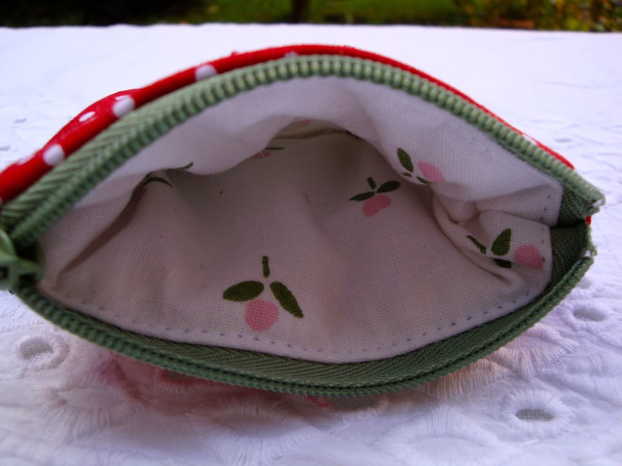 Cotton Small Coin Purse - beach hut - applique - mini make up bag . 