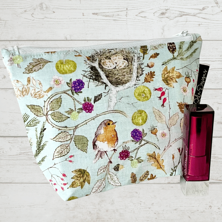 Cosmetics bag robins