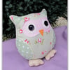 Small owl cushion,  Petunia