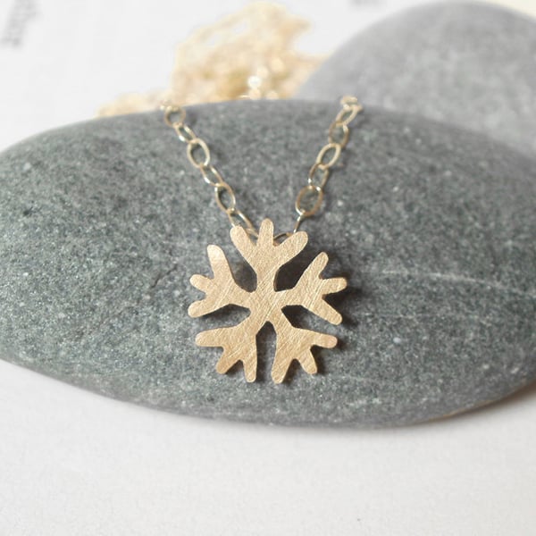 snowflake necklace in 9ct yellow gold
