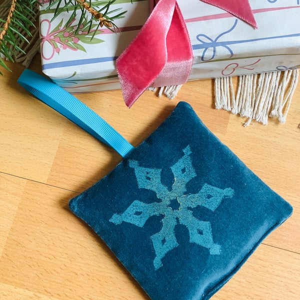 Velvet Lavender Sachet, Hand Printed Lavender Bag, Snowflake Christmas Ornament 