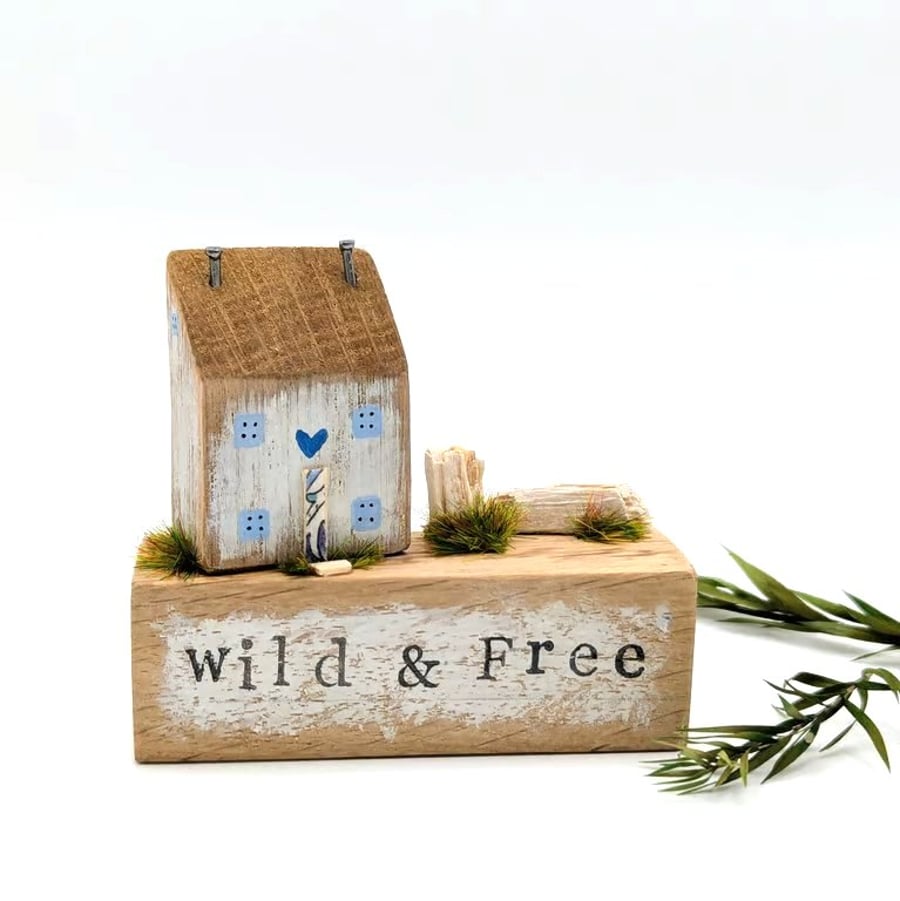 Handmade Tiny Oak Cottage Home Decor 'Wild & Free'