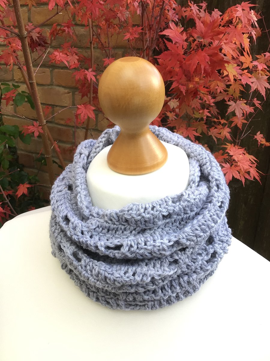 Snood in acrylic & merino wool  colour Light Grey