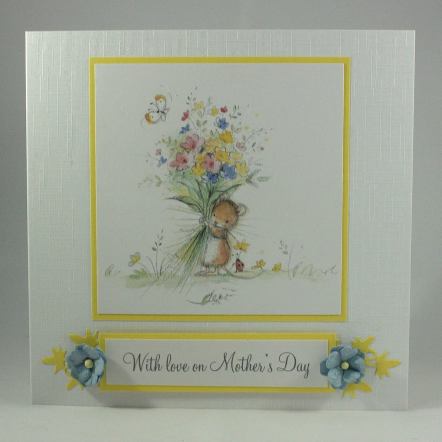Mother's Day card - cute mouse with flower bouquet