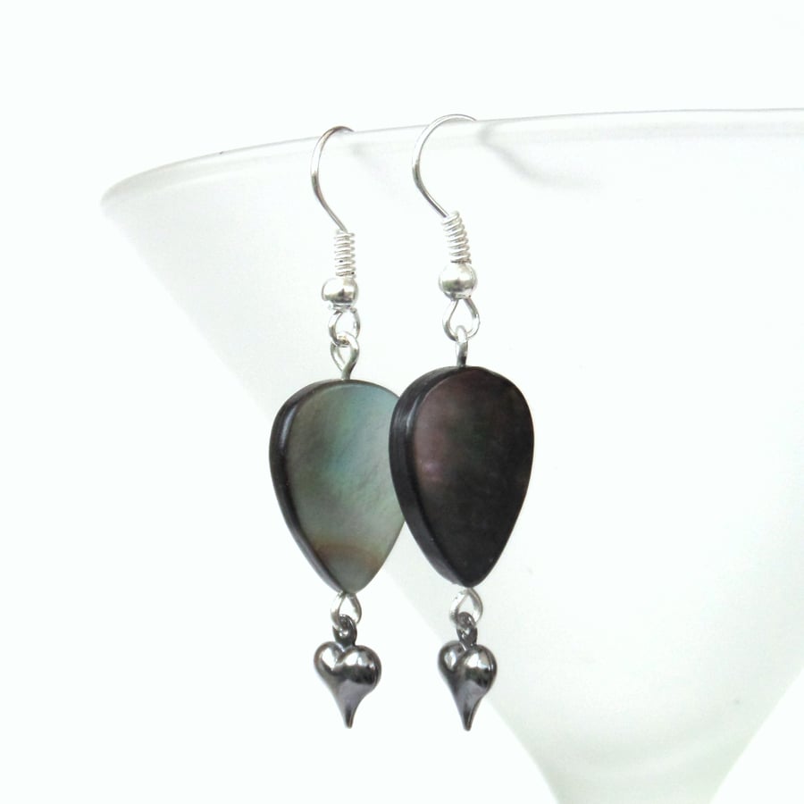 Black shell earrings with heart charm
