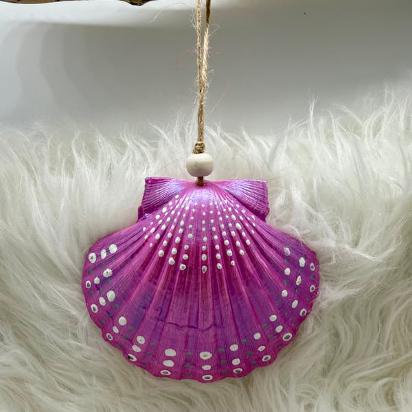 Hand painted scallop shell hanging decoration