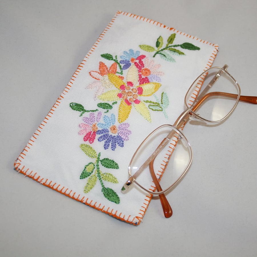 Bright  Daisies Glasses Case from Recycled Linen 