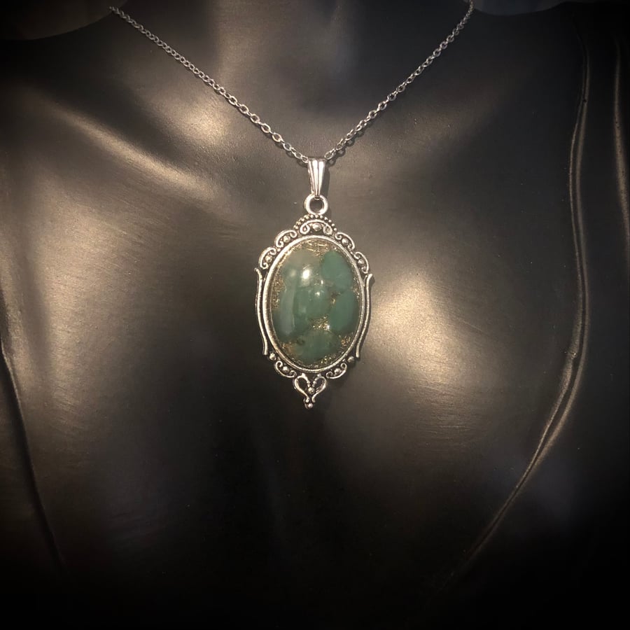 Green Agate Crystal Energy Pendant - classical design