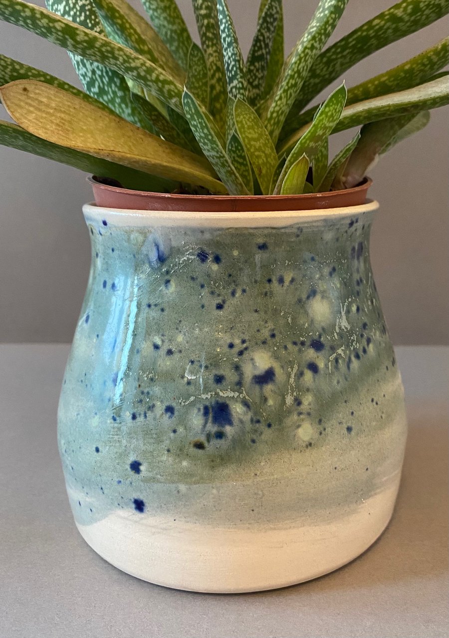 Aqua splatter planter
