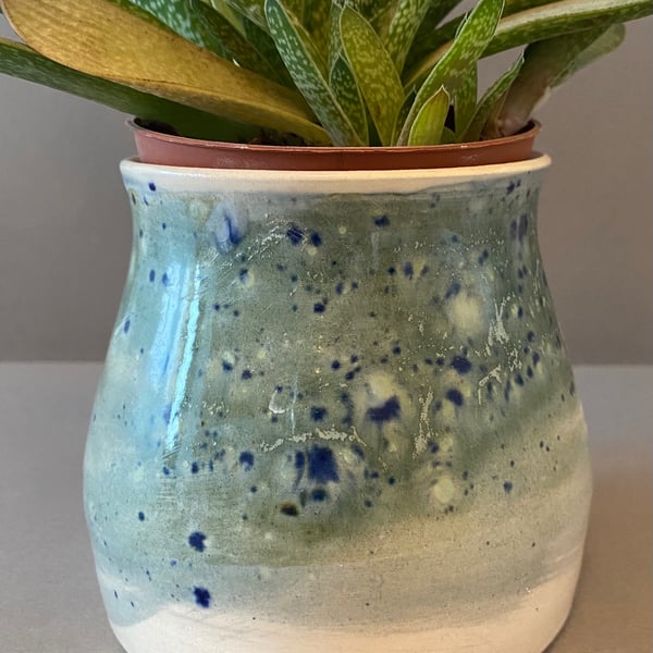Aqua splatter planter