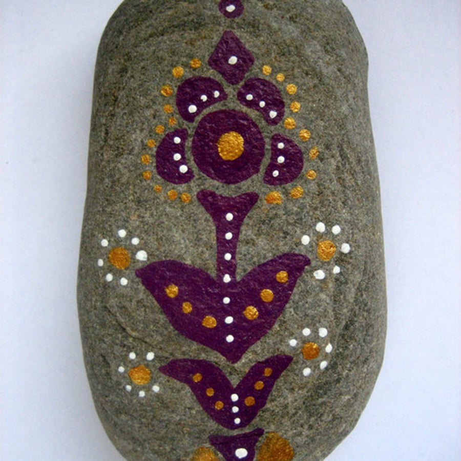 Hand painted stone (21)