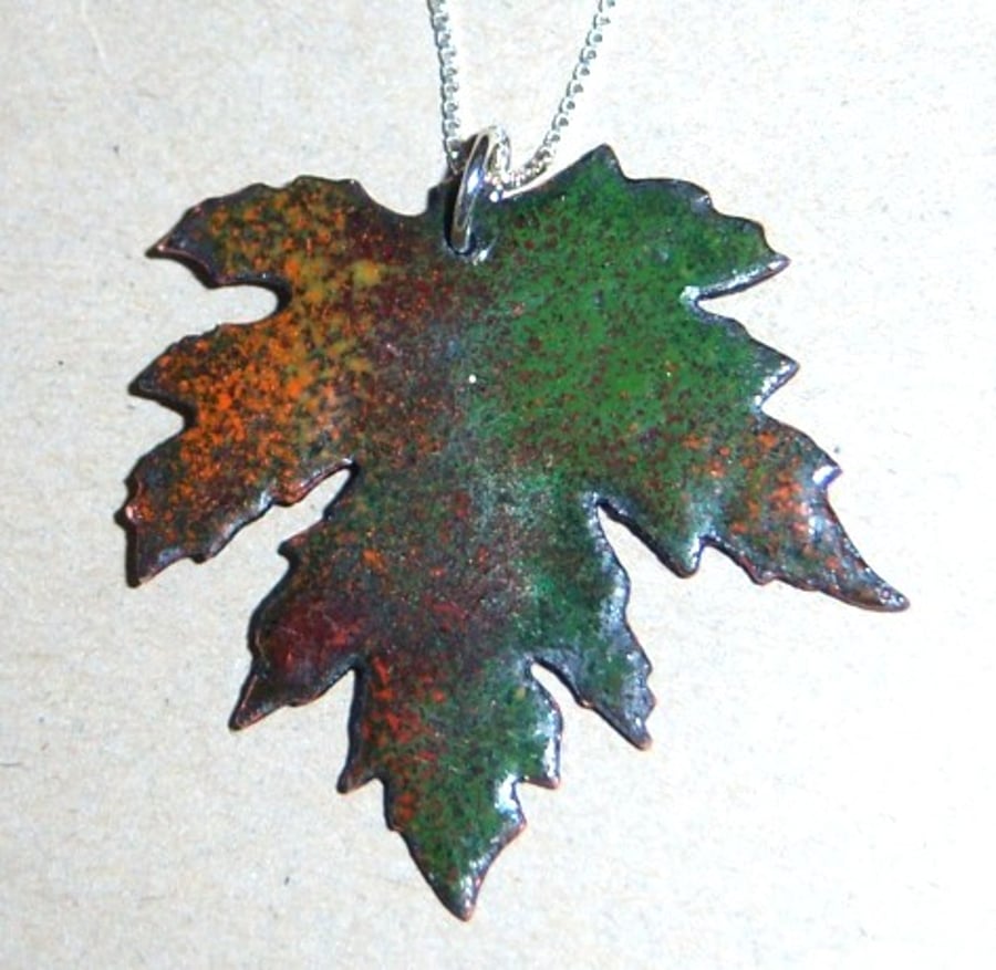 Leaf pendant in enamel