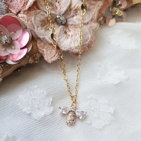 Sparkling Cubic Zirconic Pave Bee Gold Necklace on Disc Chain