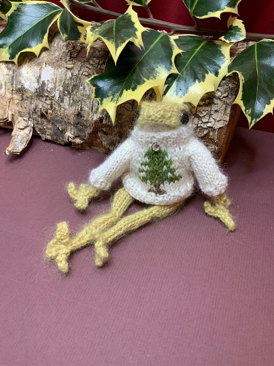 Little Hand Knitted Frog in Christmas Sweater - Dot Pebbles Pattern 