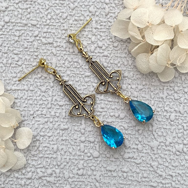 Vintage Style Antique Gold and Turquoise Glass Crystal Drop Earrings