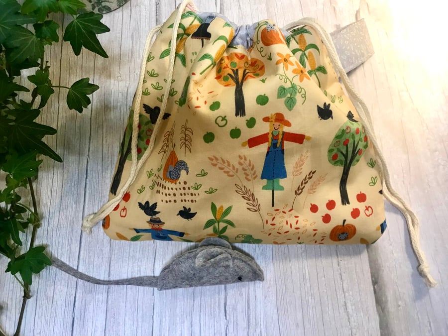 Autumn Knitting Crochet Craft Project Bag Make Up Bag with Lavender Mouse