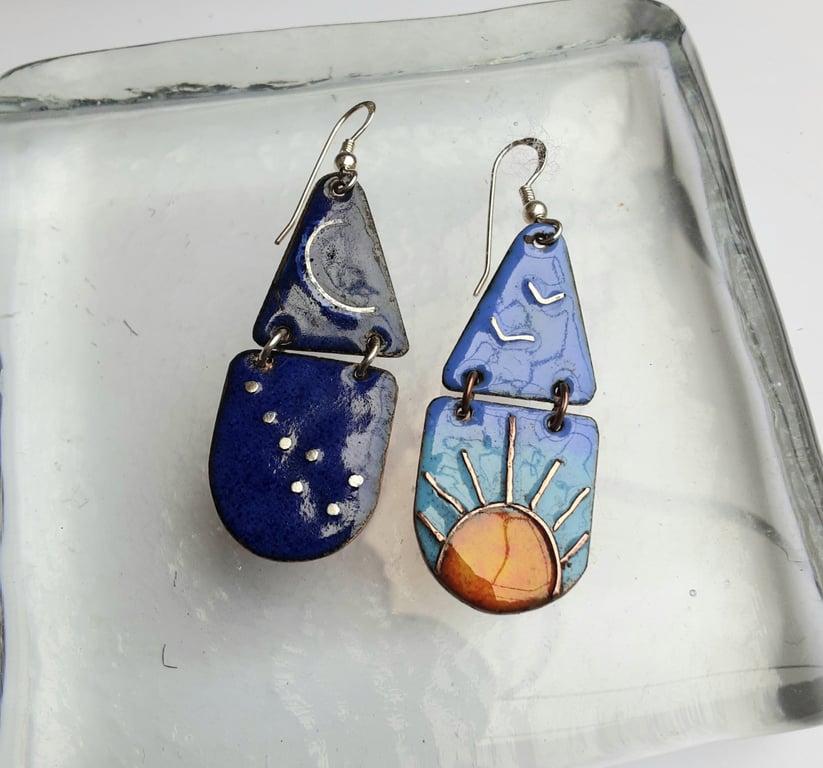 QUIRKY NIGHT & DAY DANGLY EARRINGS IN ENAMELLED COPPER WITH STERLING SILVER