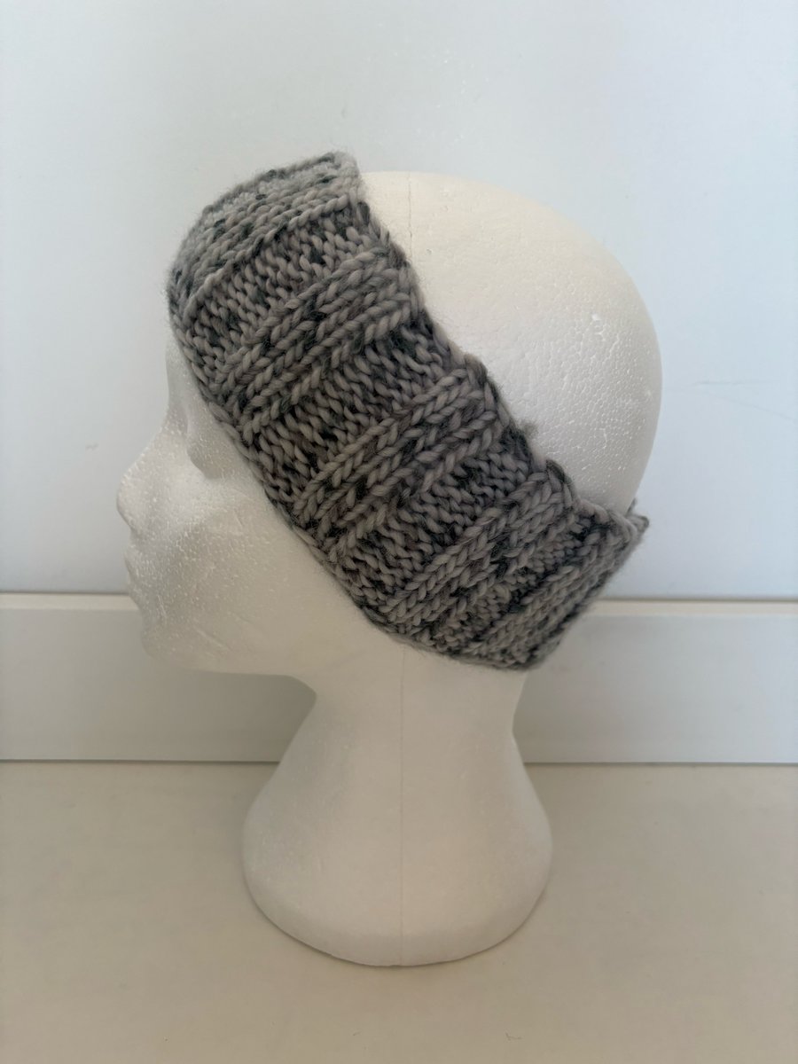 Grey flecked knitted headband. 