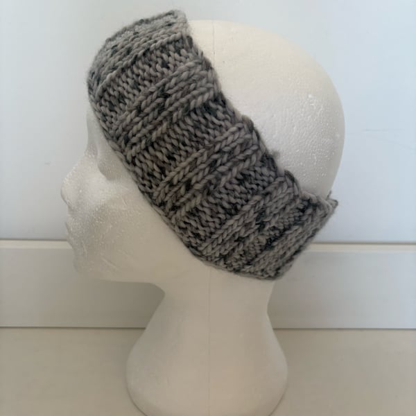 Grey flecked knitted headband. 