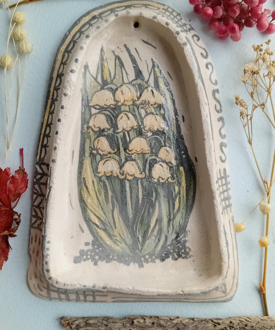 Lilly of the valley wall plaque earthware pottery garden ornament decor