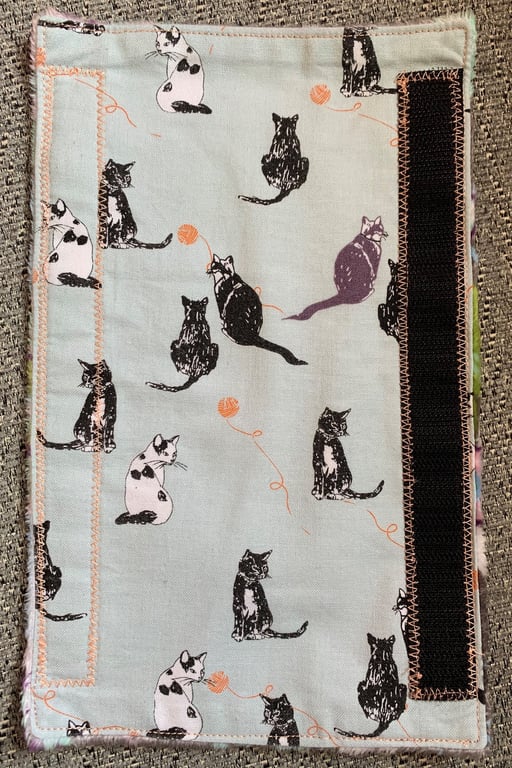 Cat Reversible Seat Belt Cover