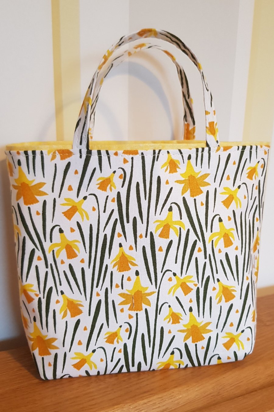 Fabric reusable gift bag: daffodils 