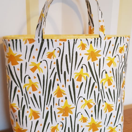 Fabric reusable gift bag: daffodils 