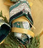 Set of three Christmas crackers. Waves and swirls with gold accents - Image 6