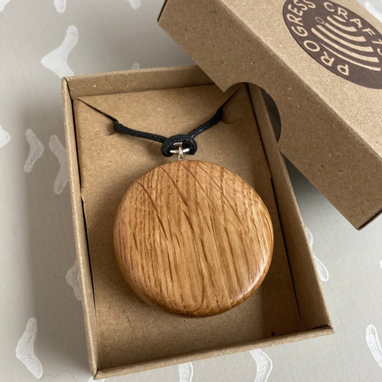 Small but chunky oak pendant necklace - I was a left over