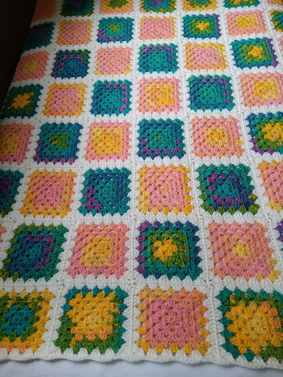 Crochet Granny Squares Blanket (Yellow Sunset) - soft, warm and cosy