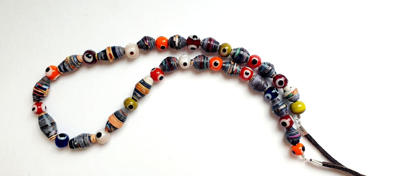 Paper beaded necklace with multicoloured "eye" separators beads