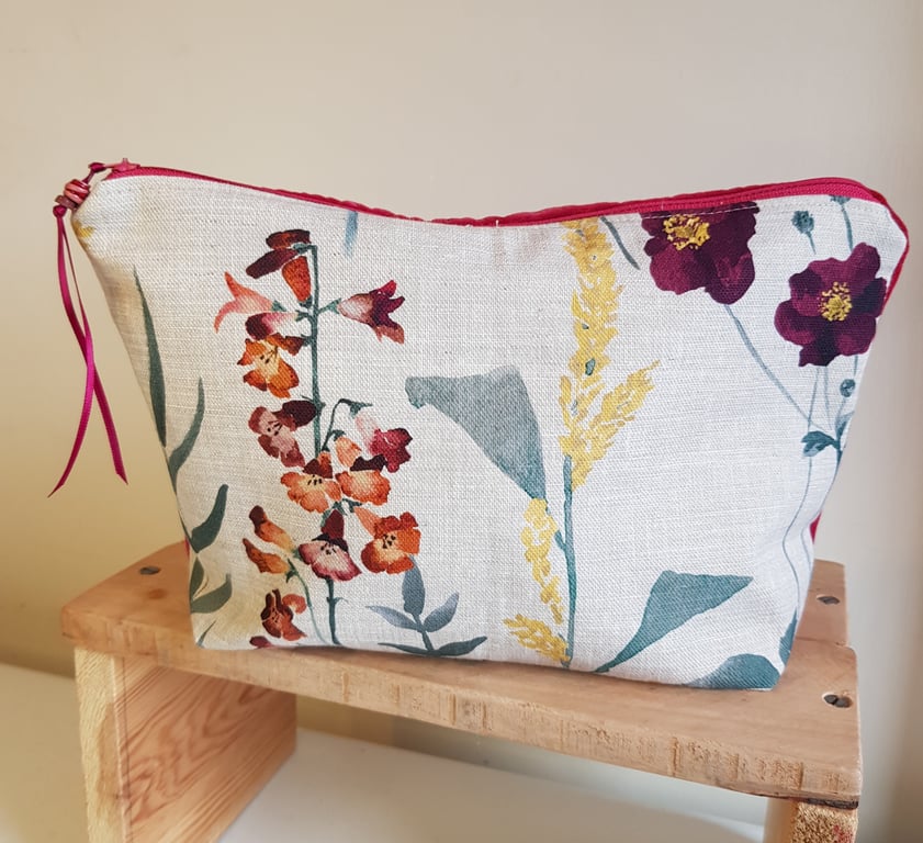 Large fabric zipped pouch: floral with pink velvet