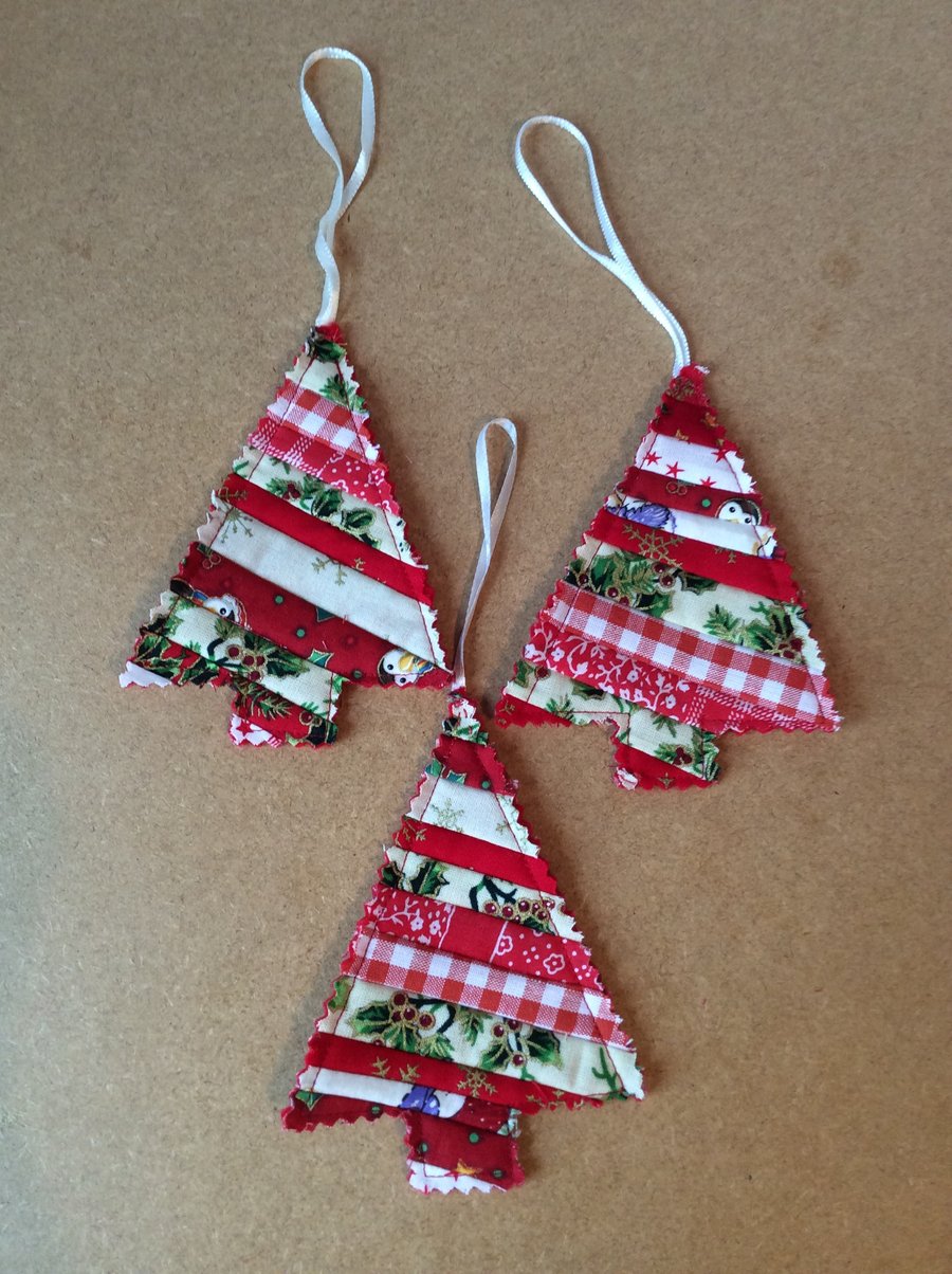 Tree decorations. set of 3 (red or green)