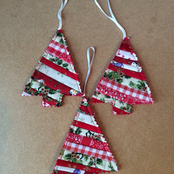 Tree decorations. set of 3 (red or green)