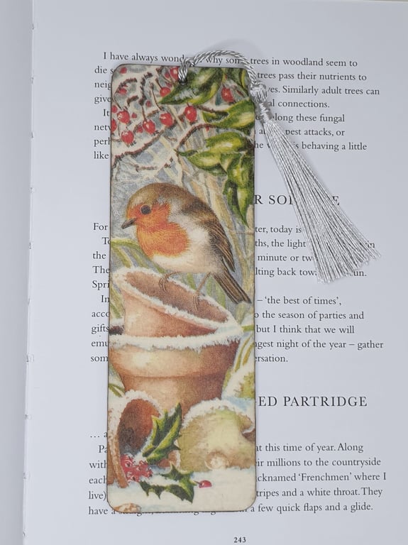 Robin bookmark, wooden, Christmas stocking filler gift for a bird lover 