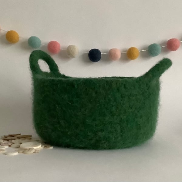 FELTED 'FUSSPOT' BOWL, desk tidy. Green (with handles ) .