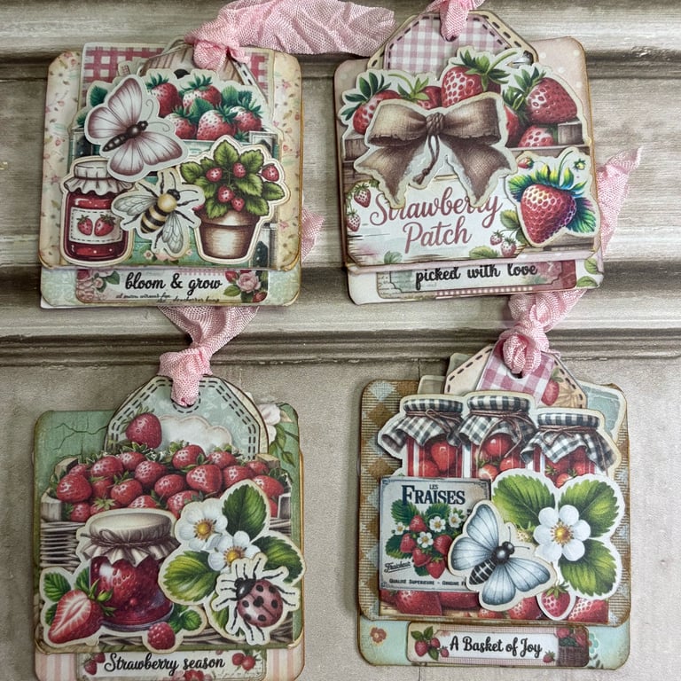 Hidden Paperclips Strawberry Fields  by Carolee Crafts PB8 0058