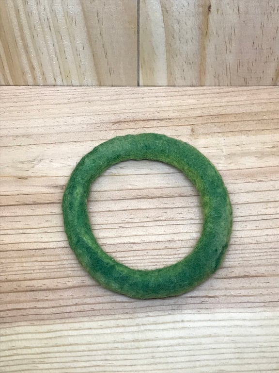 Green Felt Bracelet. (429)