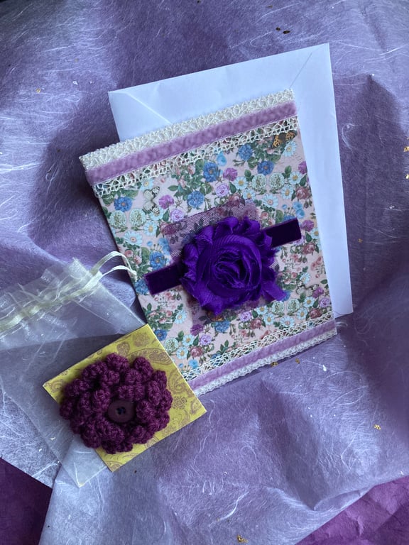 Gift set with a hand made card and crochet brooch 