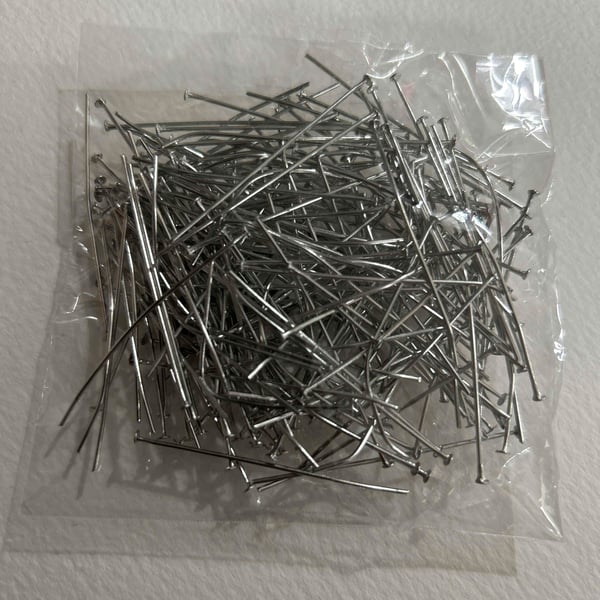 Silver coloured pins for jewellery making (f25)