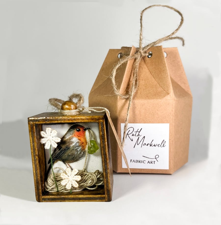 Birthstone Personalised Keepsake Gift in Wooden Box. Robin Textile Art
