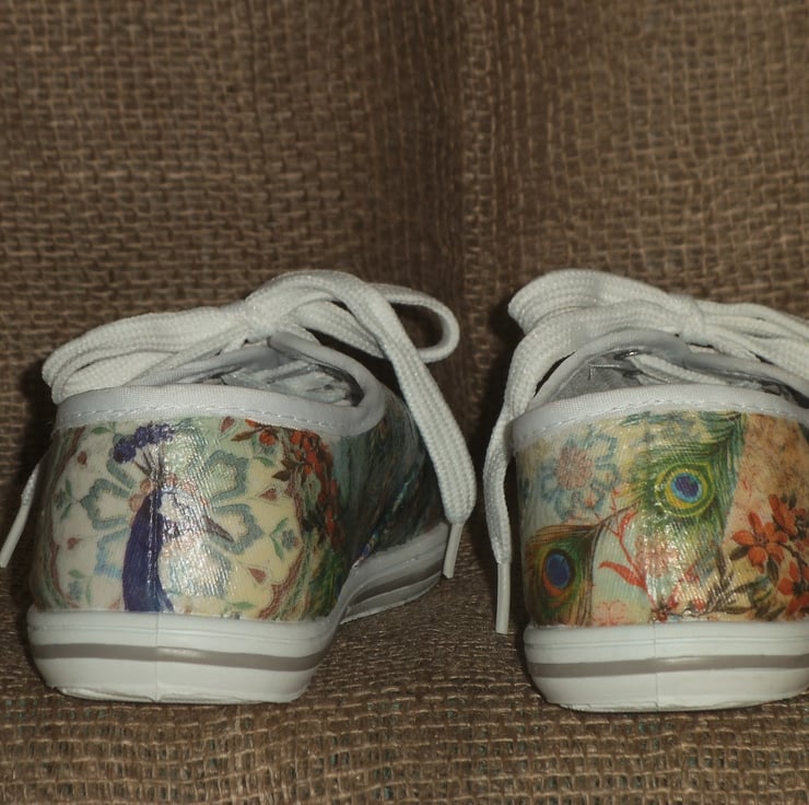 Size 13 cheap canvas shoes