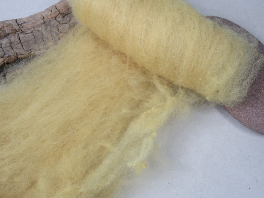 10g Naturally Dyed Pale Gold BFL Shetland Felting Wool