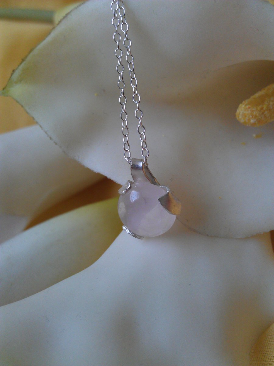 Rose quartz and sterling silver necklace
