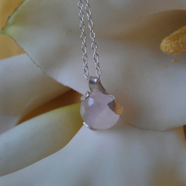 Rose quartz and sterling silver necklace
