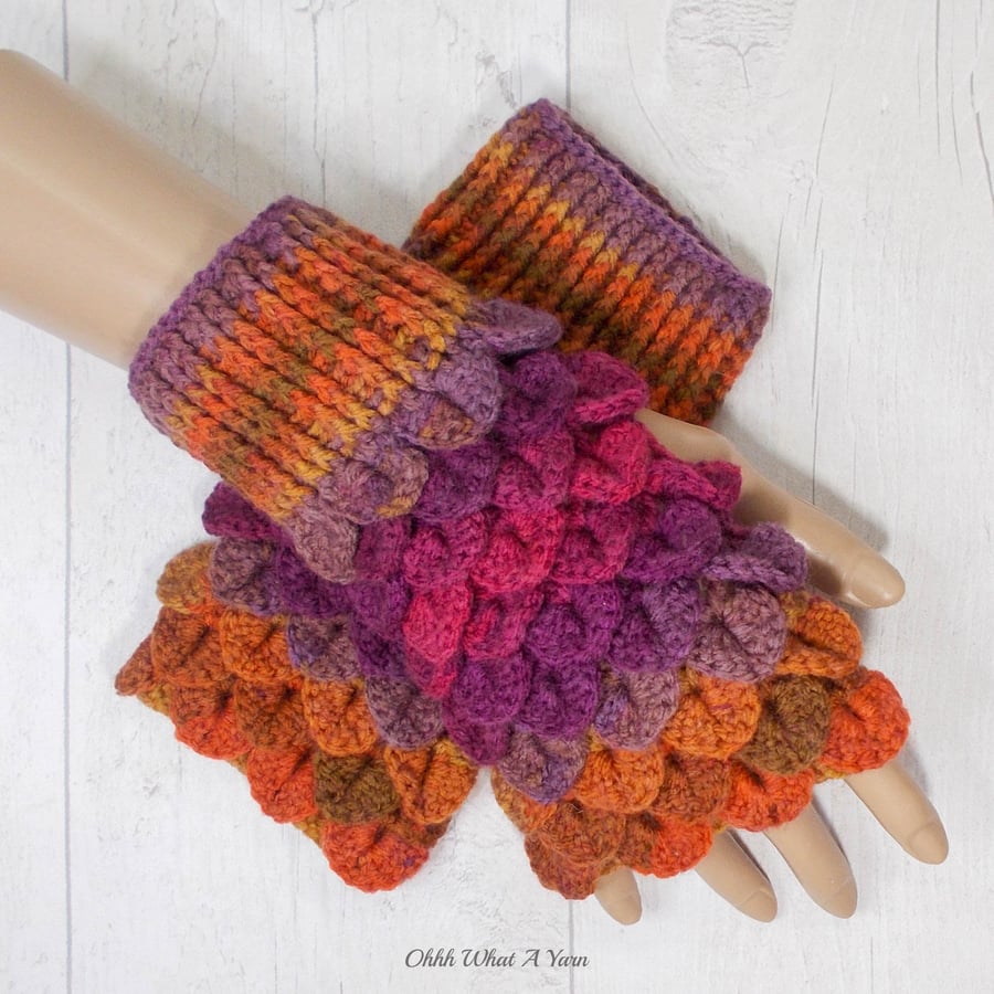 Autumn colours dragon scale gloves. Fingerless gloves. Crocodile stitch. 