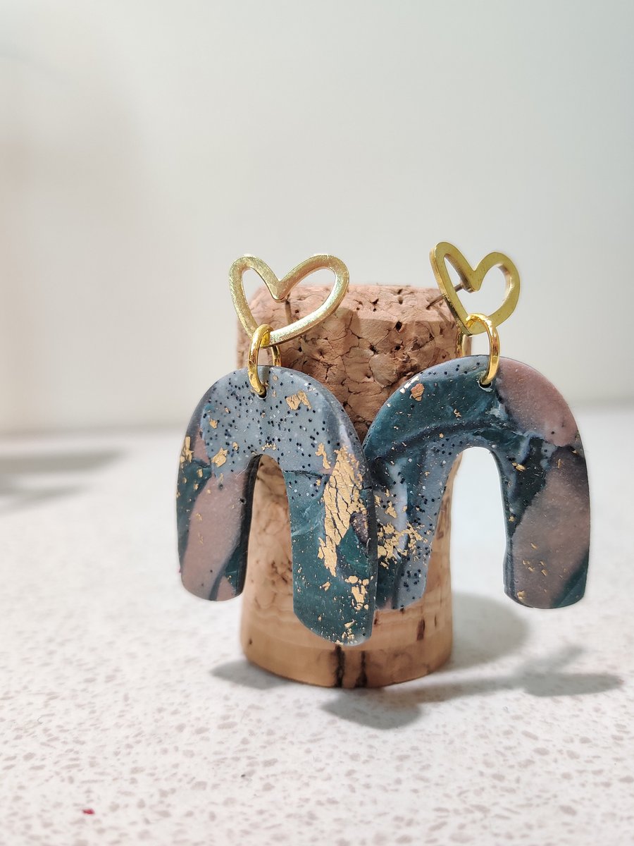 Heart patch work arch dangle earrings